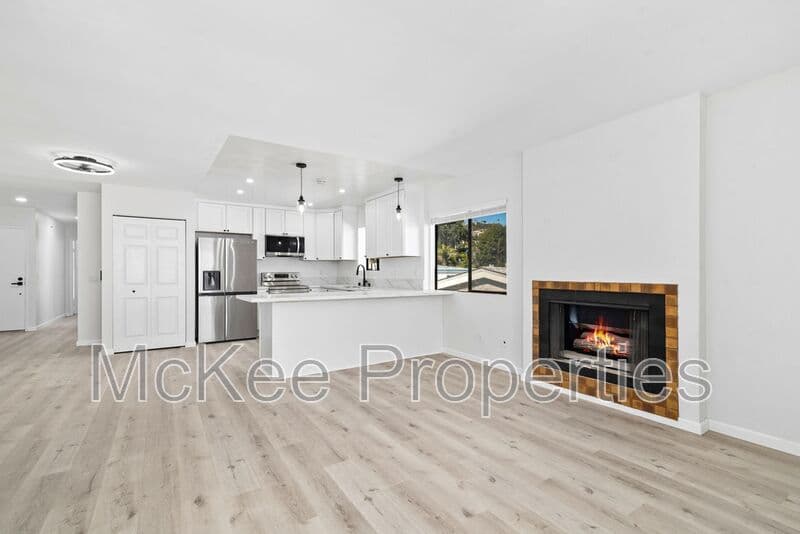San Diego House: 307 San Elijo Street