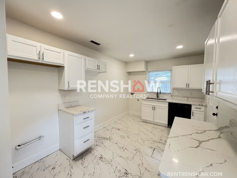 Memphis House: 4910 Helene Rd
