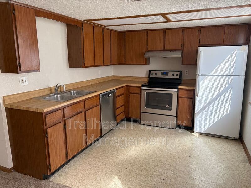 Kansas City House: 8707 NW 82ND Terrace