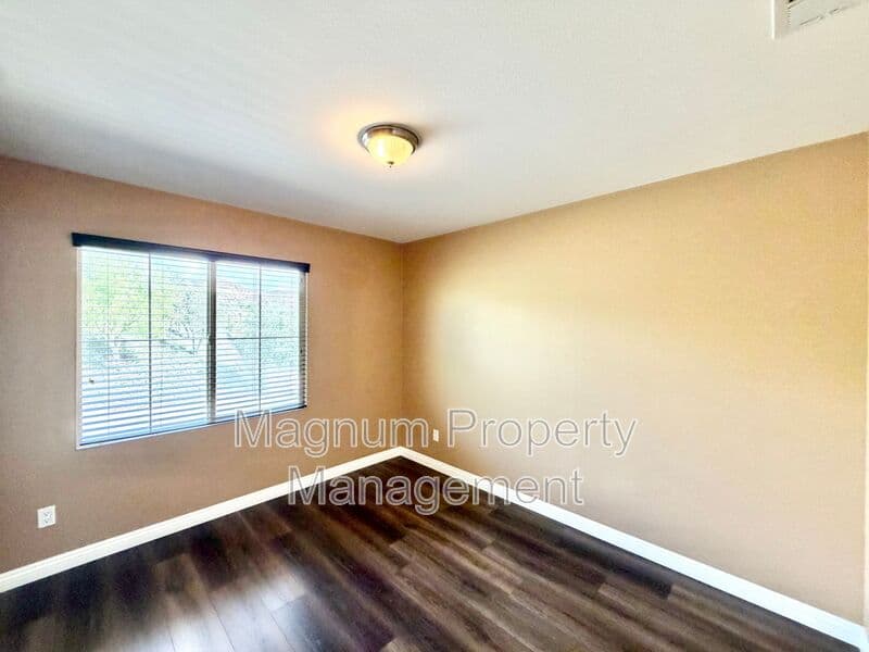 Lake Elsinore House: 34089 Dianthus Ln