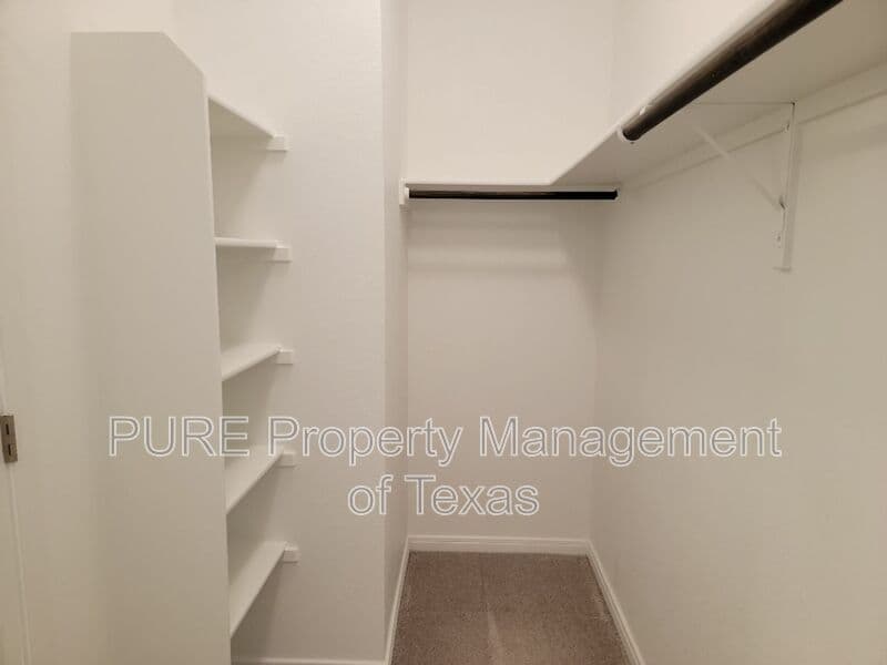 Round Rock House: 3201 College Park Dr