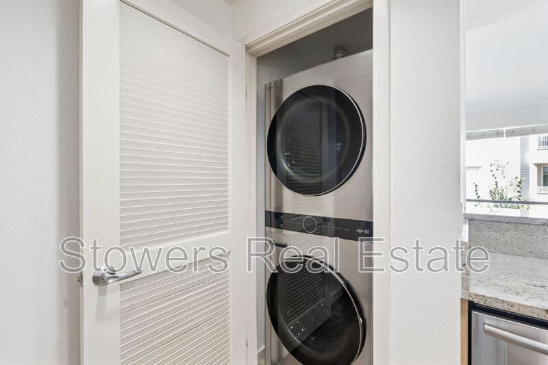Walnut Creek Condo: 1655 N California Blvd
