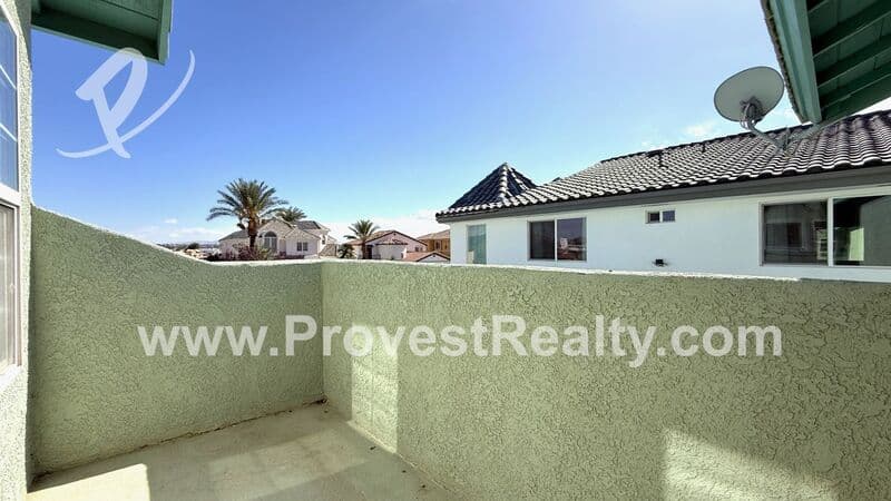 Victorville House: 18064 Mariner Dr