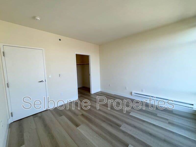Oakland House: 1401 Jackson Street