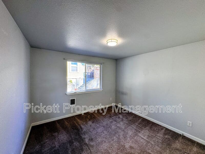 Bremerton Condo: 1132 Scott Ave