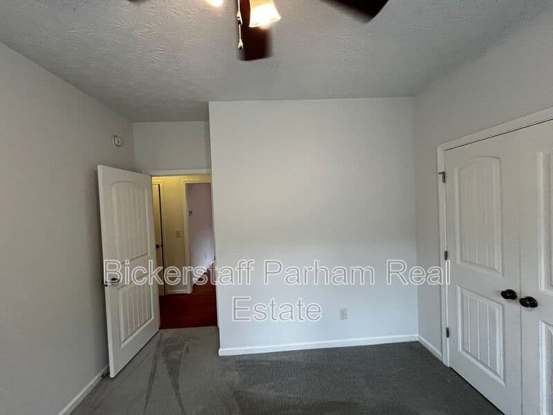 Columbus House: 7013 Imperial Way
