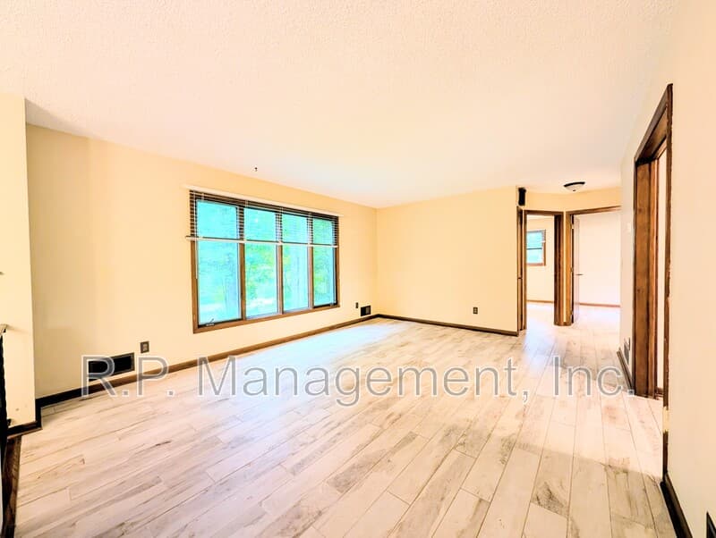 Scandia House: 15740 Pilar Rd N