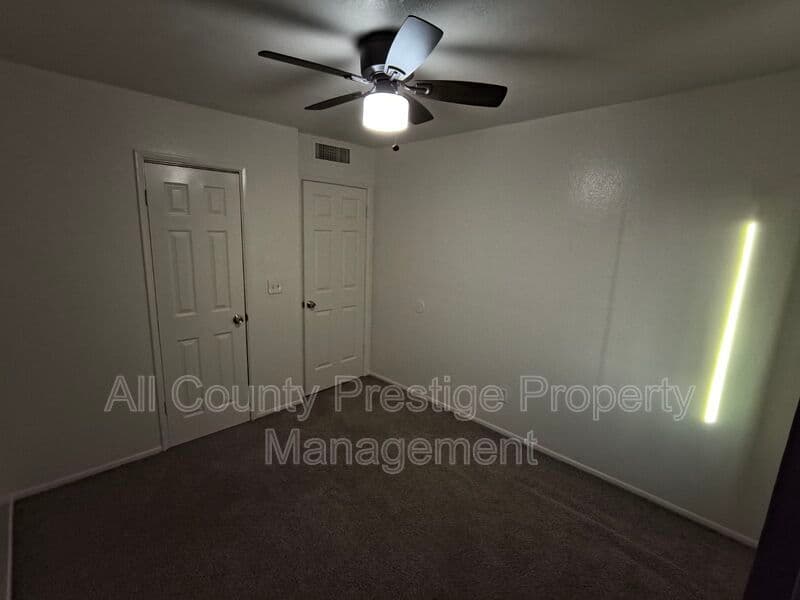 Glendale Townhome: 7524 N 47th Dr.