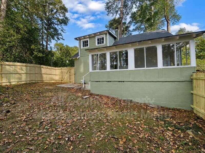 Atlanta House: 5602 Roberts Drive