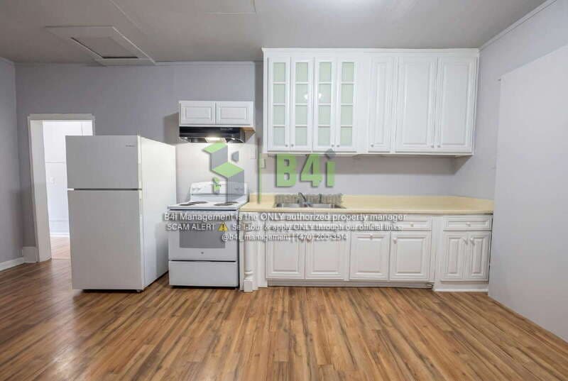 Milledgeville House: 1645 Vinson Hwy