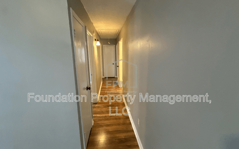 Memphis House: 687 Creekstone Circle