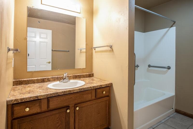 Little Chute Condo: 830 East Elm Drive - 3J