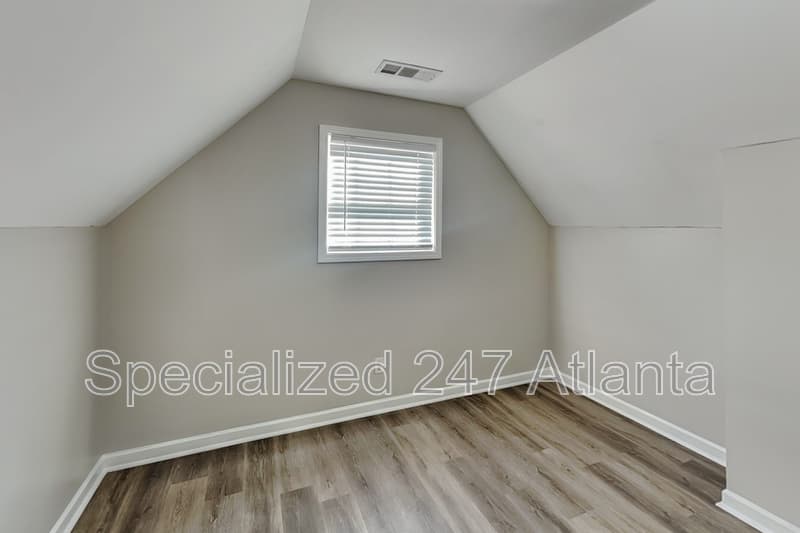 Atlanta House: 54 Hatcher Ave SW