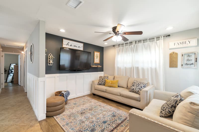 Tampa House: 7703 Southside Lane