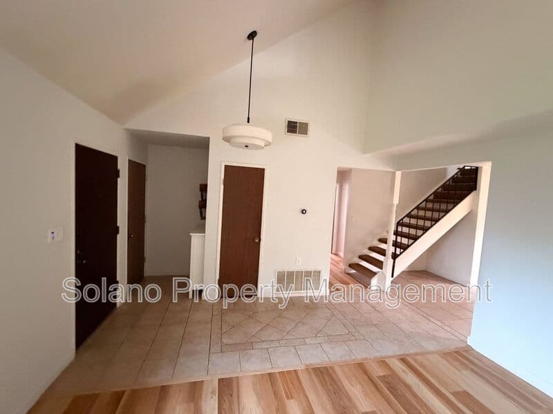 Dixon House: 950 Pembroke Way