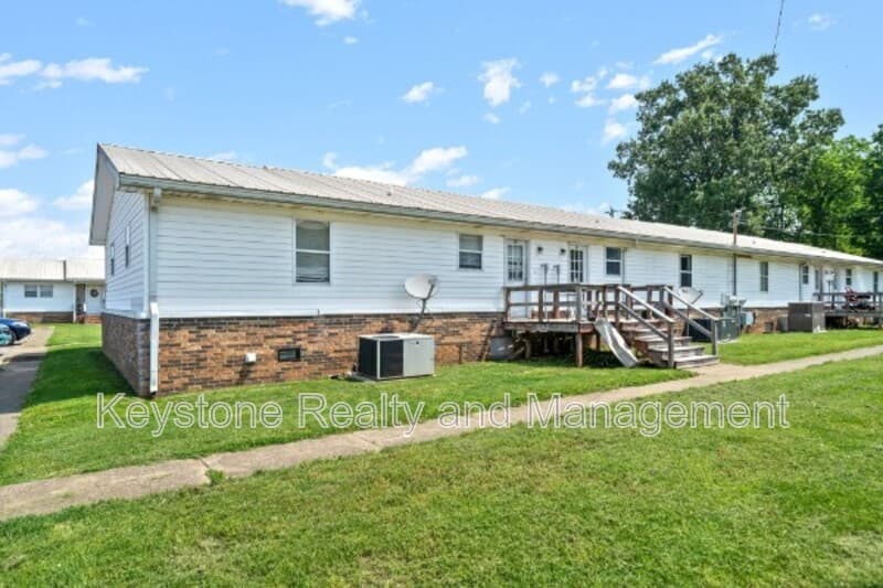 Oak Grove Condo: 290 Thompsonville Lane