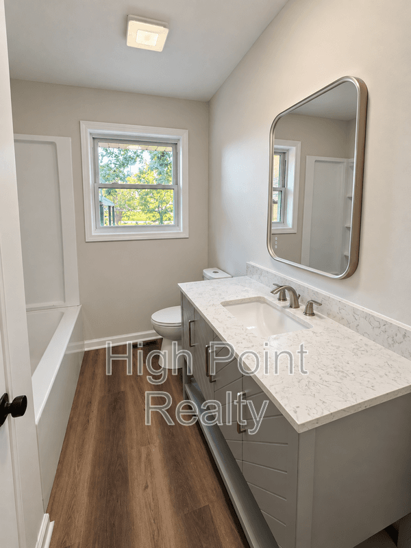 Rainsville House: 61 Rains Avenue Southeast
