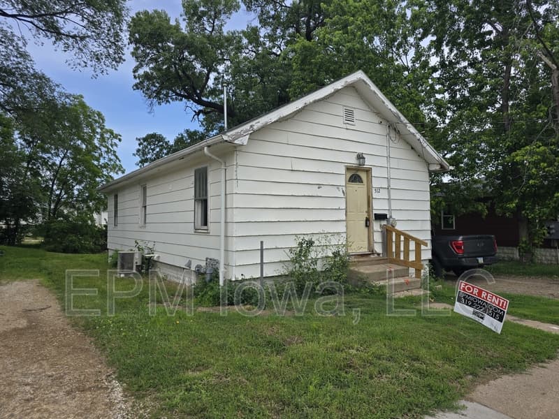 Waterloo House: 512 Maynard Avenue