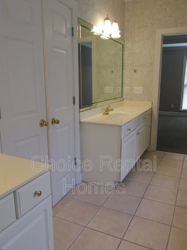 Birmingham House: 6031 Rosemont Road
