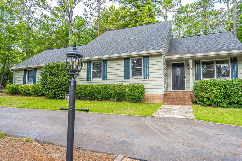 Southern Pines House: 119 Cliff Court