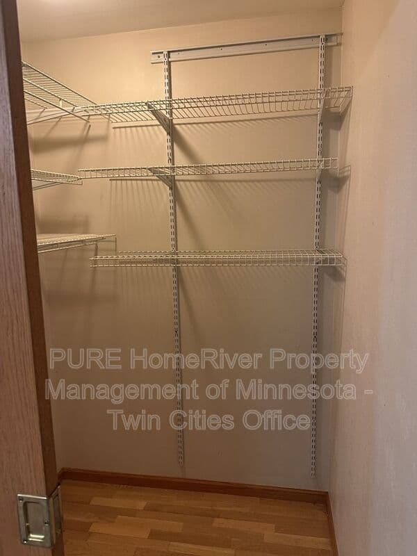 South Saint Paul Condo: 221 Grand Ave W