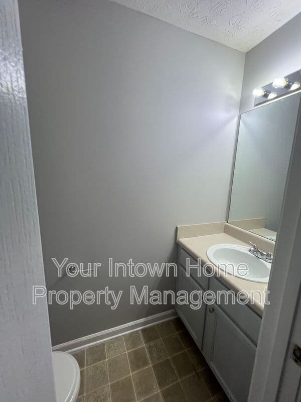 Jonesboro House: 8480 Moultrie Dr.