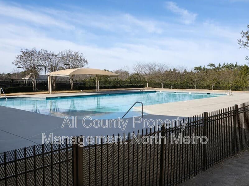 Woodstock House: 249 Hiawassee Drive