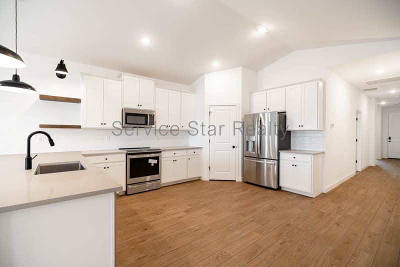 Maricopa House: 16635 N Lunar St