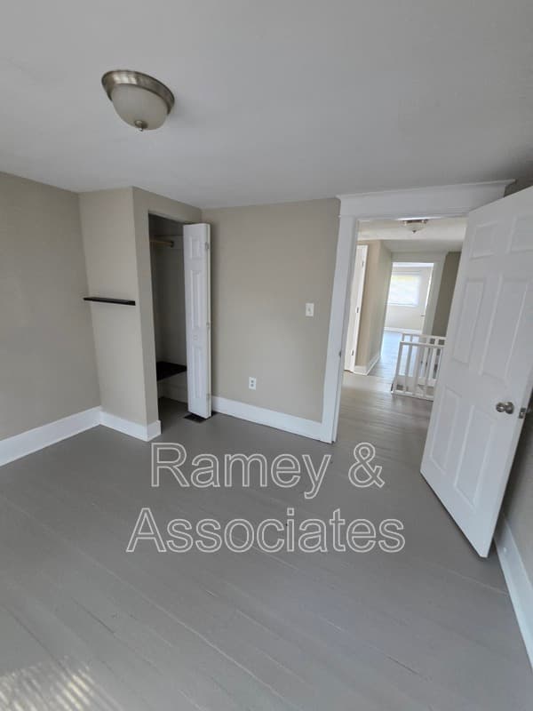Louisville House: 4106 S 2nd Street
