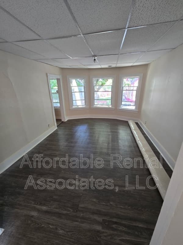 Milwaukee Condo: 1643 S 7th ST