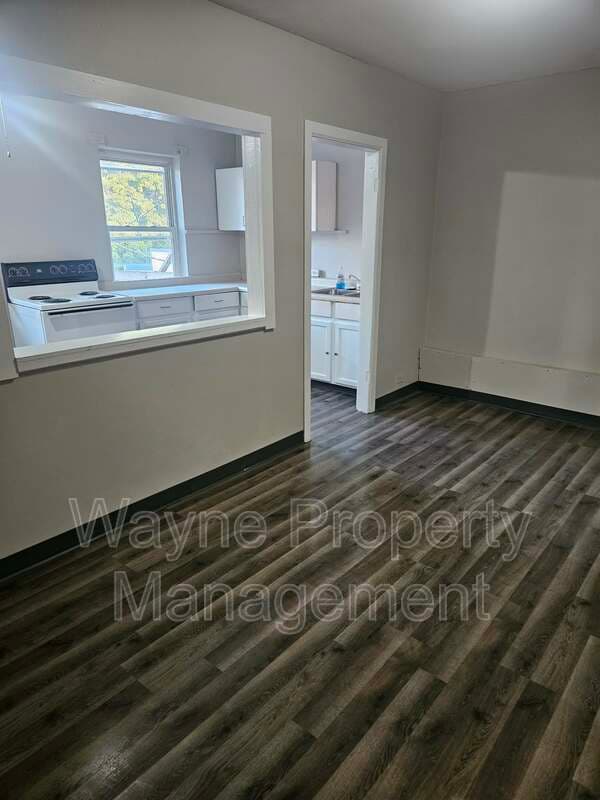 Hampton Condo: 21 N Federal St