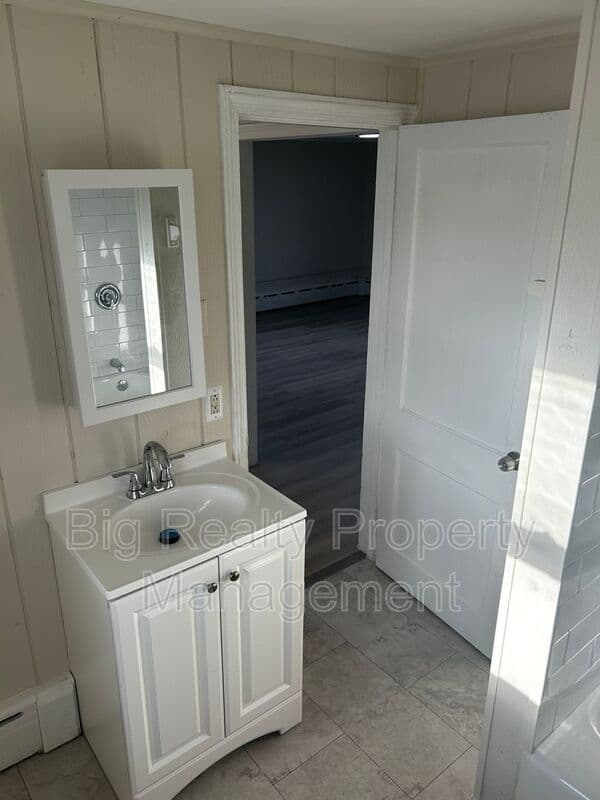 Stowe Condo: 513 Center St
