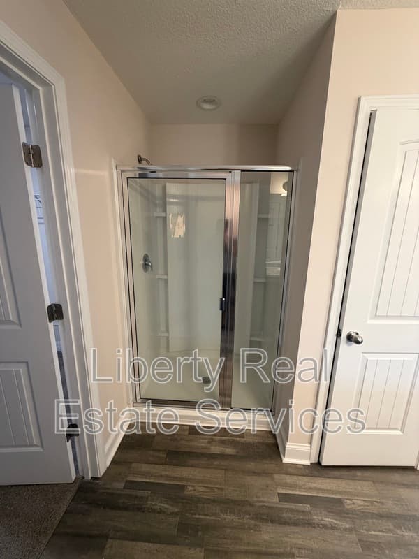 Hinesville House: 224 Whipple Ave