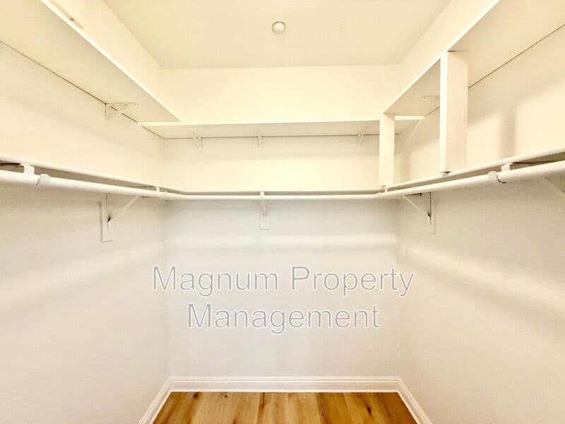 Murrieta House: 41410 Juniper St