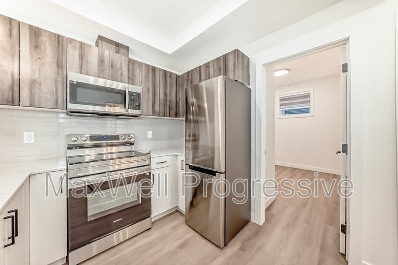 Edmonton Townhome: 15720 103 Ave
