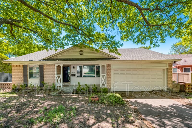 Dallas House: 11643 Rogue Way