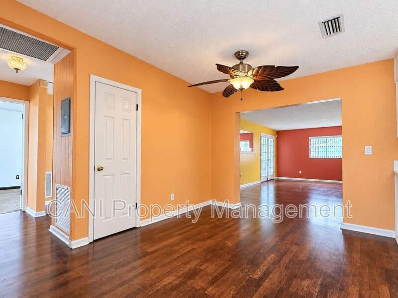 Sanford House: 1003 W 9th Street