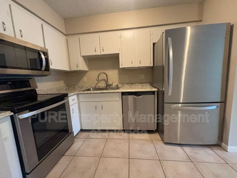 Ocala House: 2040 SE 40th St Rd 1-4