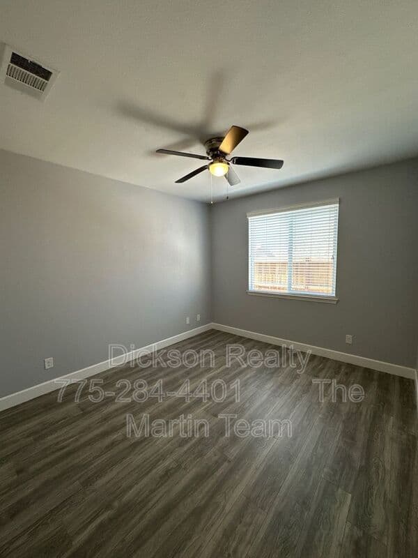Sparks House: 816 Thacker Pass Dr