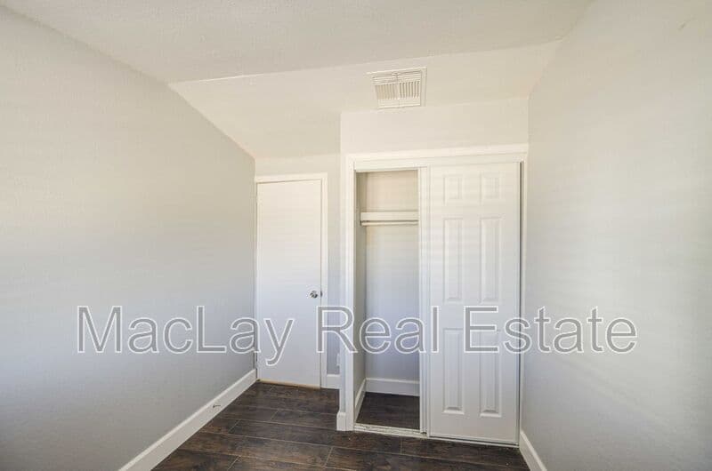 Florence House: 20968 E Florence Kelvin Hwy