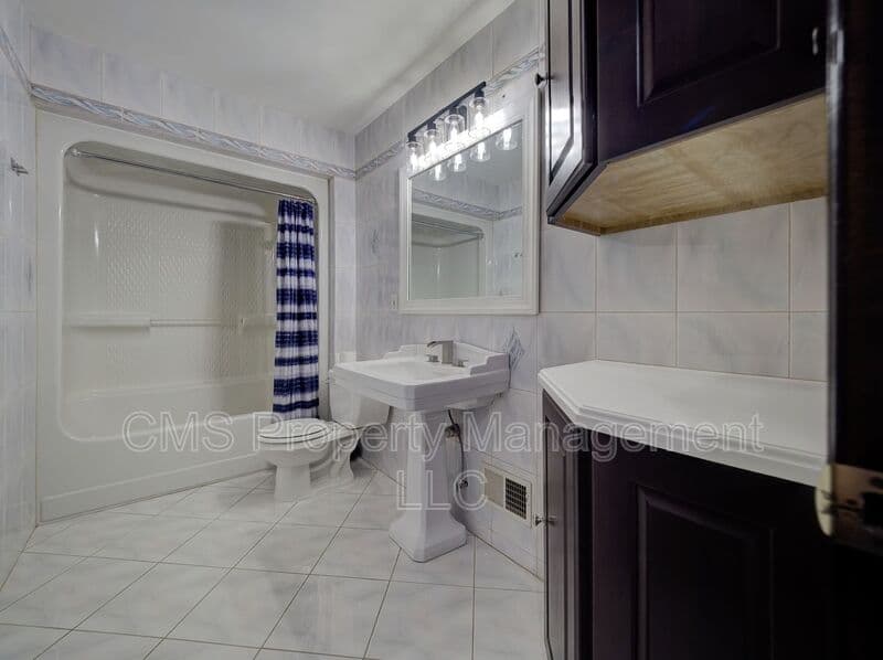 Morganville House: 17 Bauers Ln