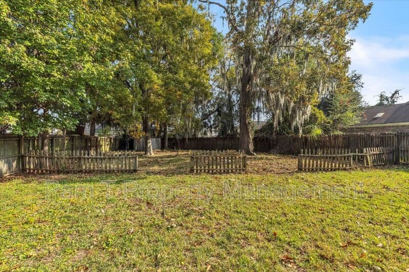 Savannah House: 4 Gunpowder Ct.