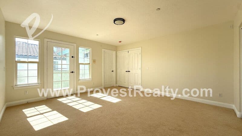 Victorville House: 18064 Mariner Dr