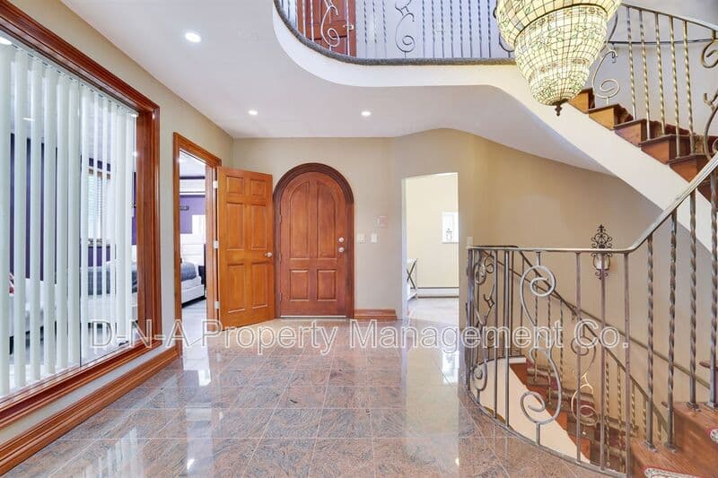 Mount Pocono House: 133 Montanesca Road