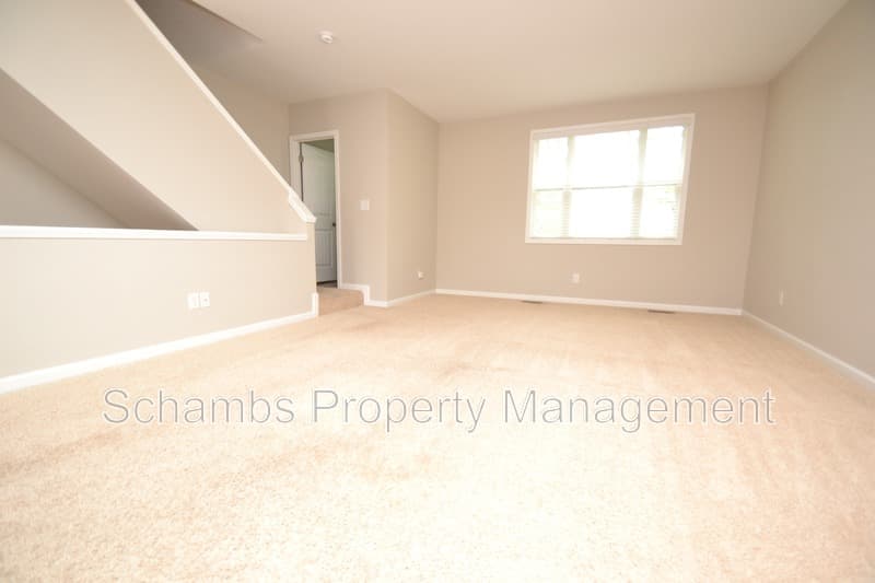 Durham House: 208 Irving Way