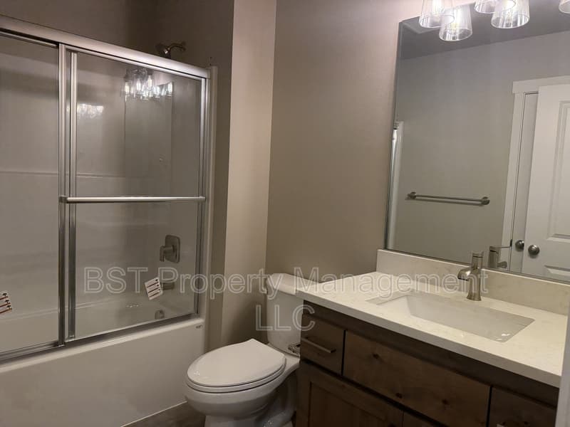 Keizer Townhome: 4035 Filbert St NE, Keizer, OR 97303