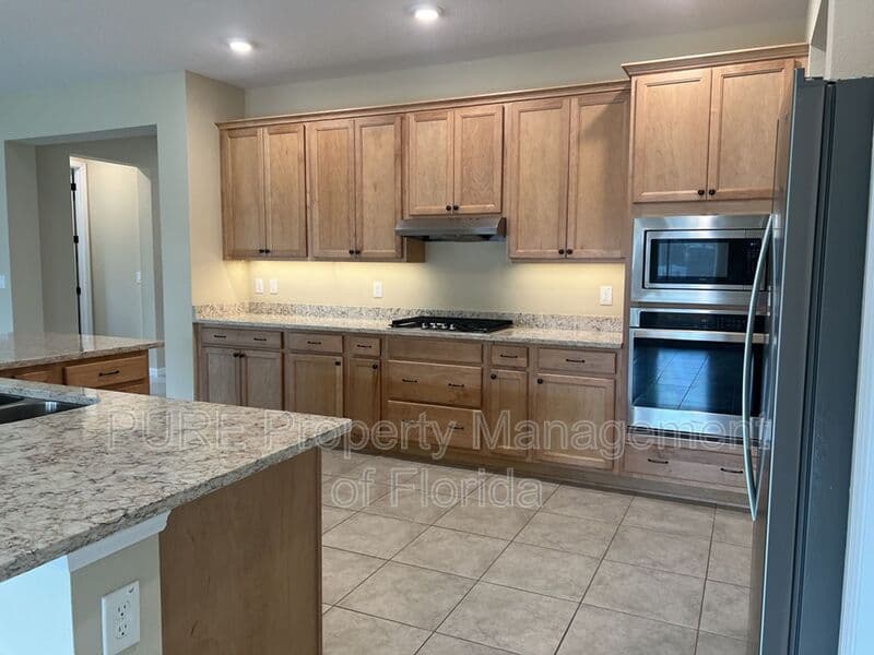 Ocala House: 10376 SW 99th Street