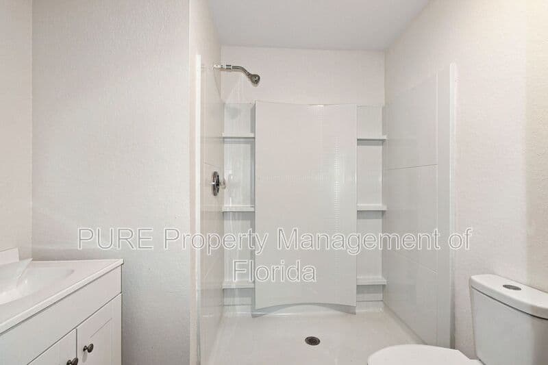 Williston House: 11330 NE 66th Lane