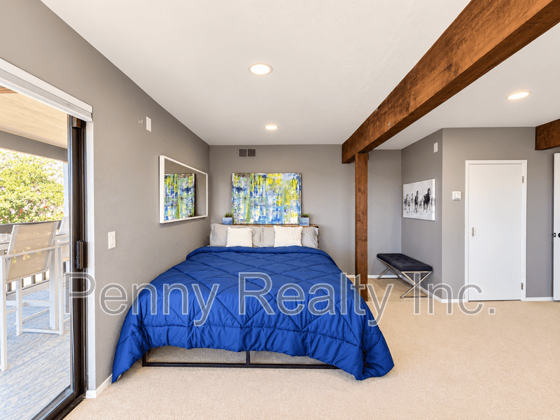 Escondido House: 9603 Indian Creek Way