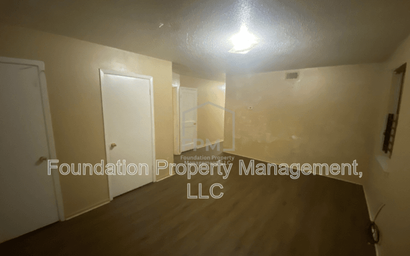 Memphis House: 1137 South Parkway East